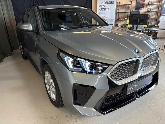 BMW iX2 10 of 30