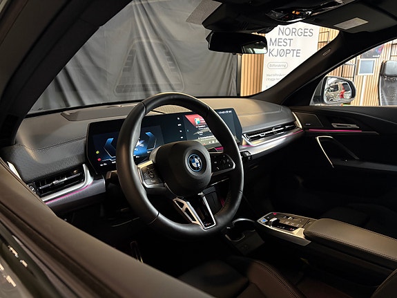 BMW iX2 11 of 30