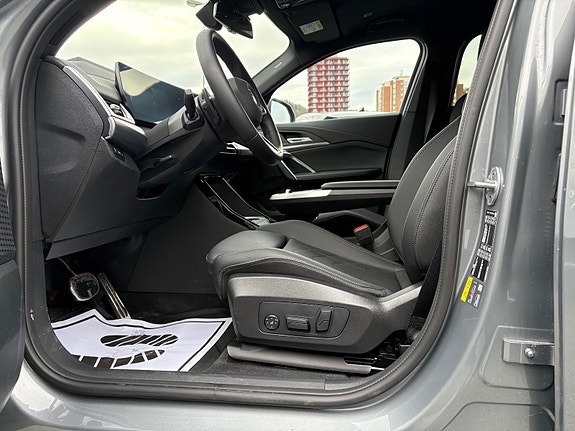 BMW iX2 16 of 30