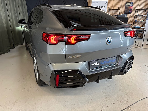 BMW iX2 6 of 30