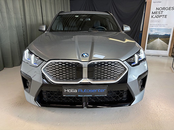 BMW iX2 2 of 30