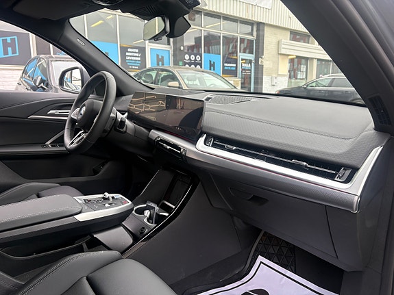 BMW iX2 29 of 30