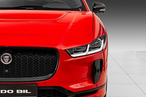 Jaguar I-PACE 4 of 5