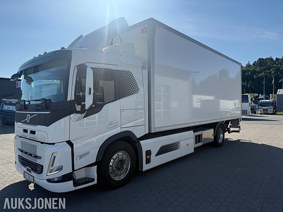 Volvo FM Electric 2 of 5