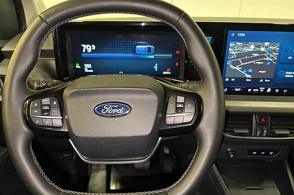 Ford E-Transit Courier 16 of 21