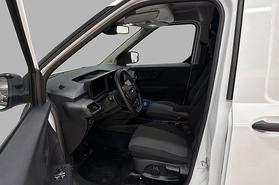 Ford E-Transit Courier 12 of 21