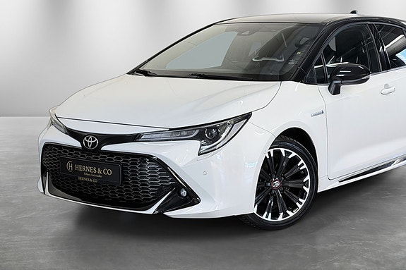 Toyota Corolla 3 of 5