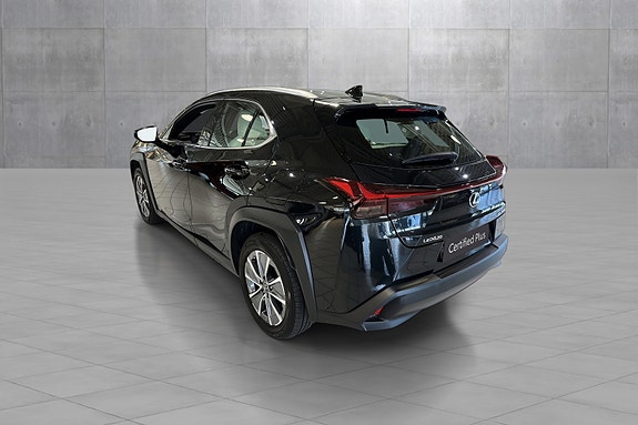 Lexus UX300e 3 of 20