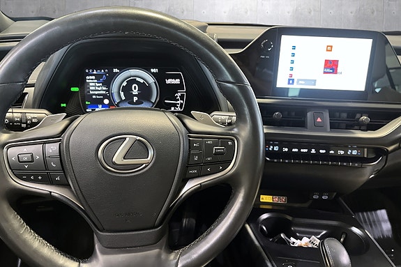Lexus UX300e 13 of 20