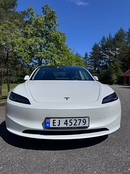 Tesla Model 3 3 of 9