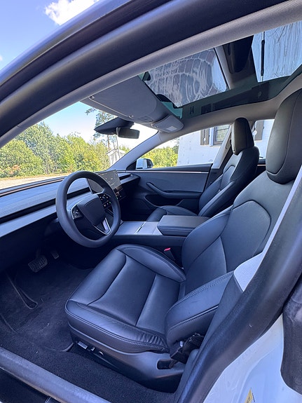 Tesla Model 3 7 of 9
