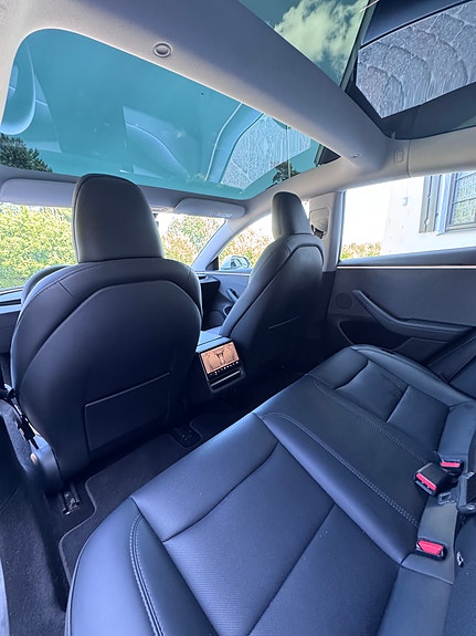 Tesla Model 3 9 of 9