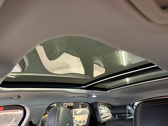 Jaguar F-PACE 21 of 30
