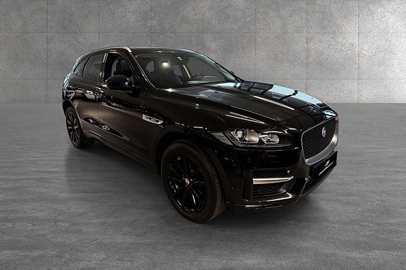 Jaguar F-PACE 7 of 30