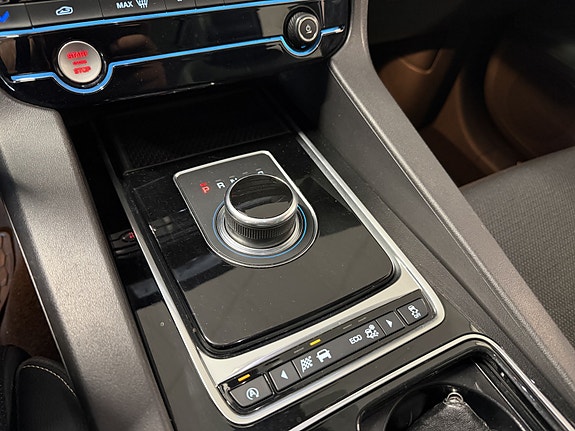 Jaguar F-PACE 14 of 30