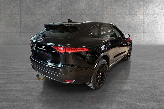 Jaguar F-PACE 6 of 30