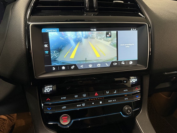 Jaguar F-PACE 13 of 30