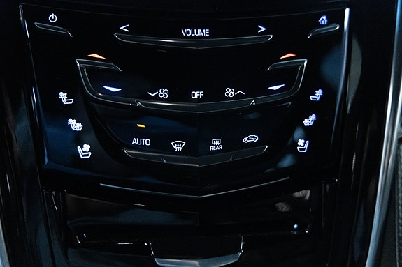 Cadillac Escalade 20 of 23