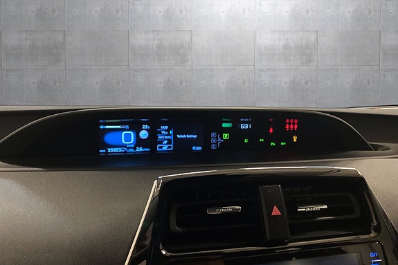 Toyota Prius Plug-in Hybrid 15 of 18