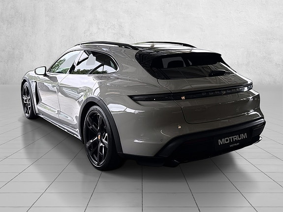 Porsche Taycan Cross Turismo 5 of 30