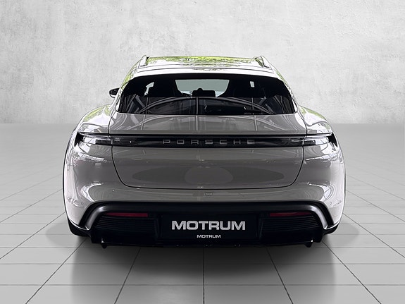 Porsche Taycan Cross Turismo 6 of 30