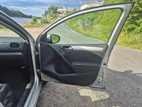 Volkswagen Golf VI 10 of 19