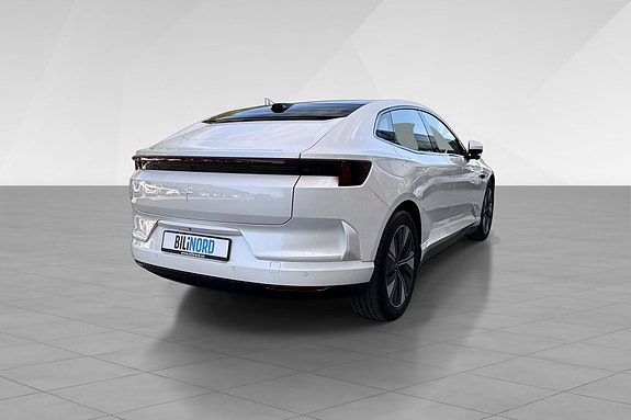Polestar 4 7 of 20