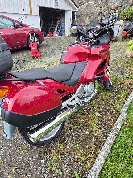 Honda NT 650 / 700 V Deauville 4 of 11