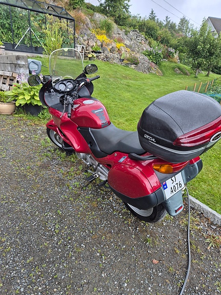 Honda NT 650 / 700 V Deauville 2 of 11