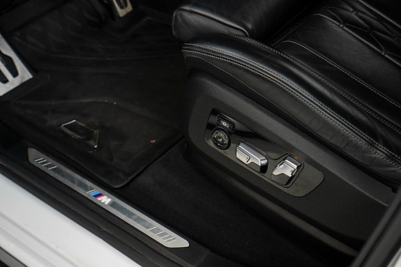 BMW X7 10 of 29