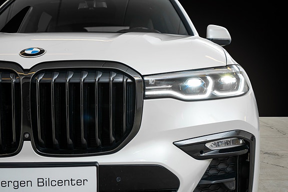 BMW X7 3 of 29