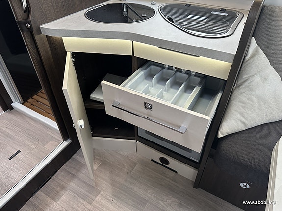 Benimar TESSORO 468 Nybilgaranti juli 2028 / 170 HK / Automat 11 of 30