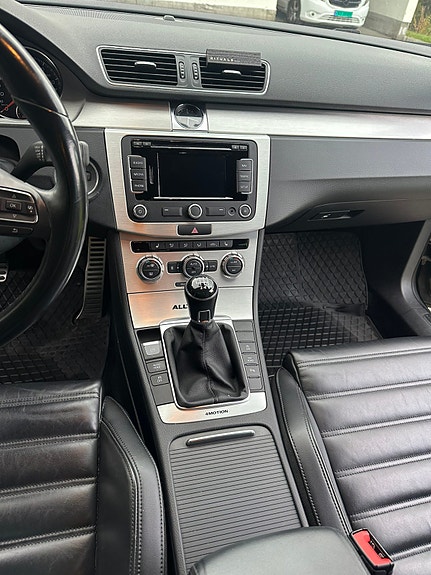 Volkswagen Passat Alltrack 9 of 20