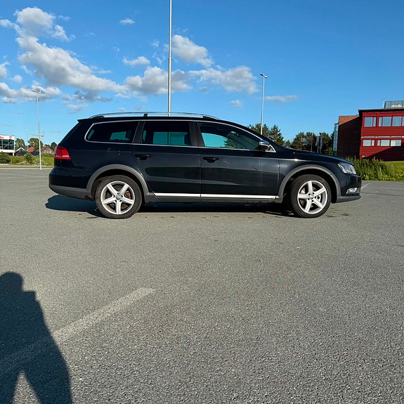 Volkswagen Passat Alltrack 3 of 20