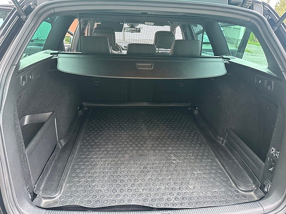 Volkswagen Passat Alltrack 16 of 20