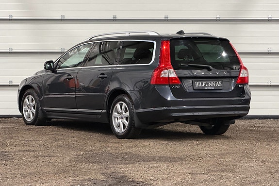 Volvo V70 4 of 23