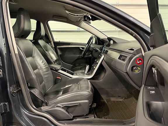 Volvo V70 10 of 23