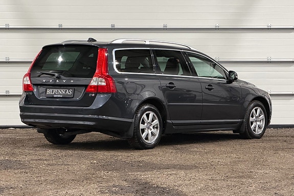 Volvo V70 3 of 23