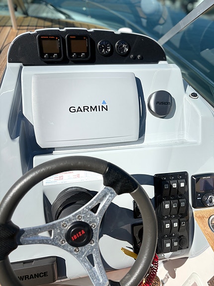 Ibiza 26 Touring 2012 | Yamaha 350 V8 | Kun 139 timer | Velholdt og stilren 12 of 18