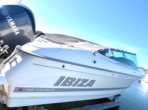 Ibiza 26 Touring 2012 | Yamaha 350 V8 | Kun 139 timer | Velholdt og stilren 2 of 18