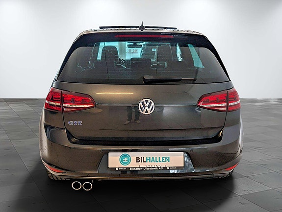 Volkswagen Golf VII 5 of 5