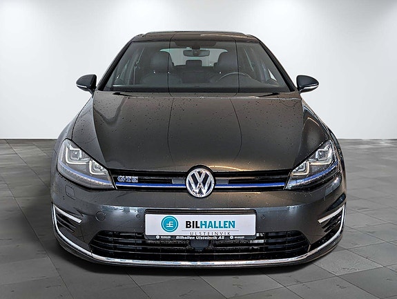 Volkswagen Golf VII 2 of 5