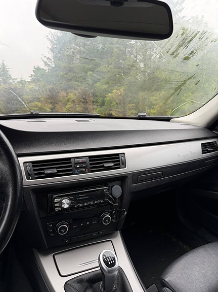 BMW 320d 4 of 13