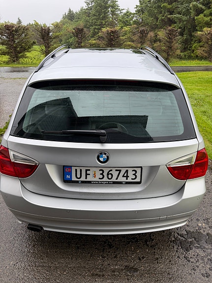 BMW 320d 12 of 13