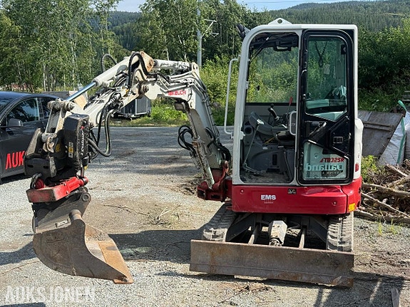 Takeuchi TB325R 2 of 5