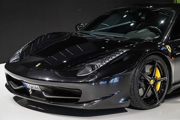 Ferrari 458 Italia 2 of 5