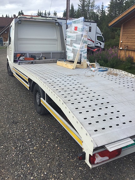 Mercedes-Benz Sprinter 2 of 5