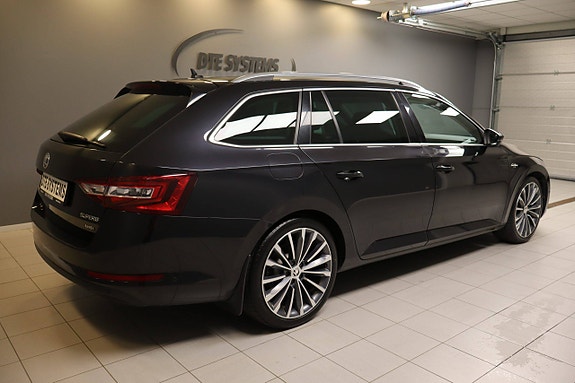 Skoda Superb 2 of 5