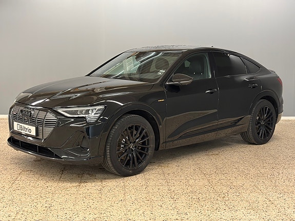 Audi e-tron Sportback 3 of 5