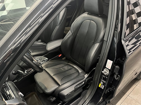 BMW X1 20 of 30